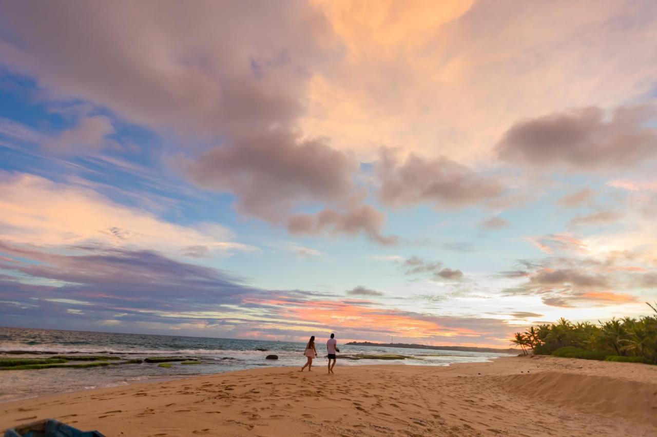 Rock Violet Lakefront Cabanas & Restaurent แทนกาลเล ภายนอก รูปภาพ