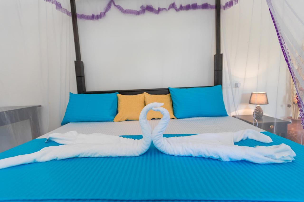 Rock Violet Lakefront Cabanas & Restaurent แทนกาลเล ภายนอก รูปภาพ