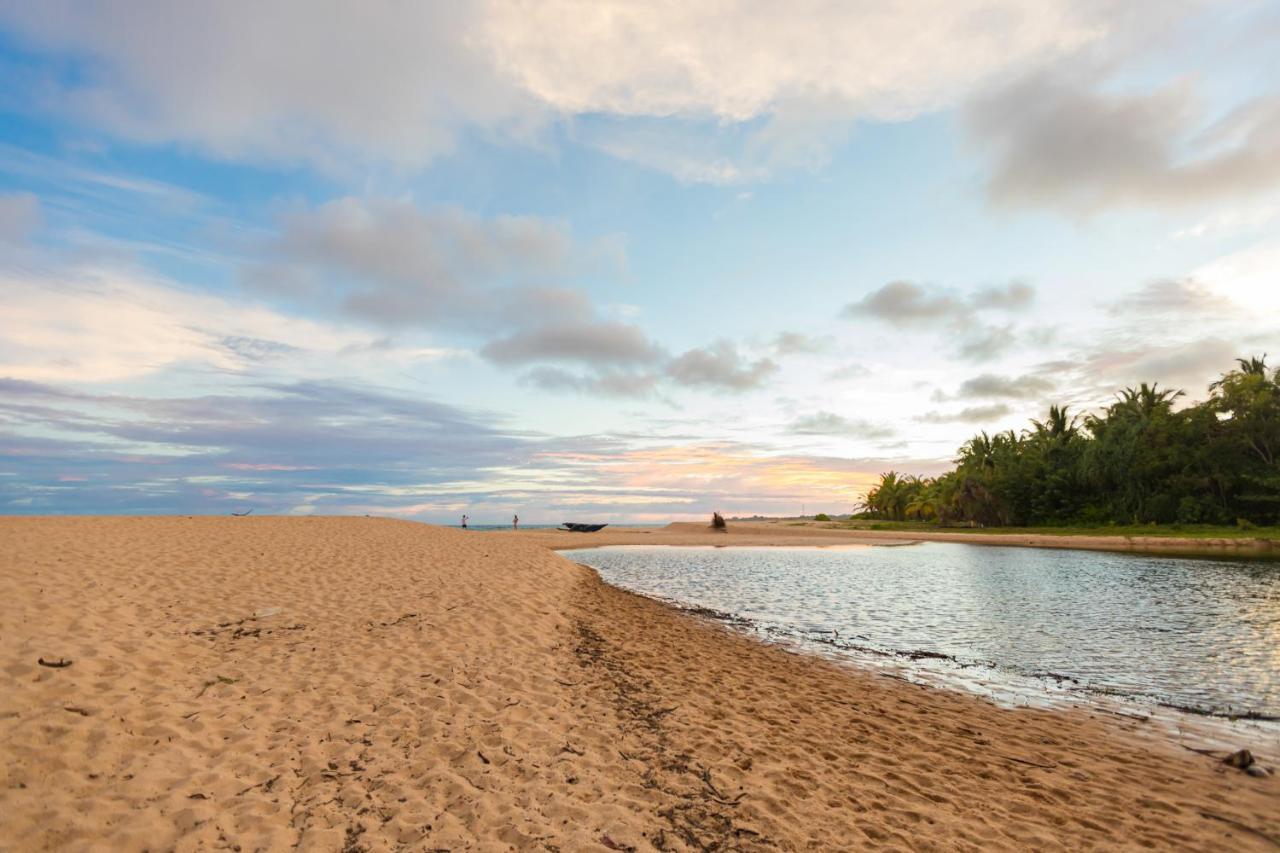 Rock Violet Lakefront Cabanas & Restaurent แทนกาลเล ภายนอก รูปภาพ